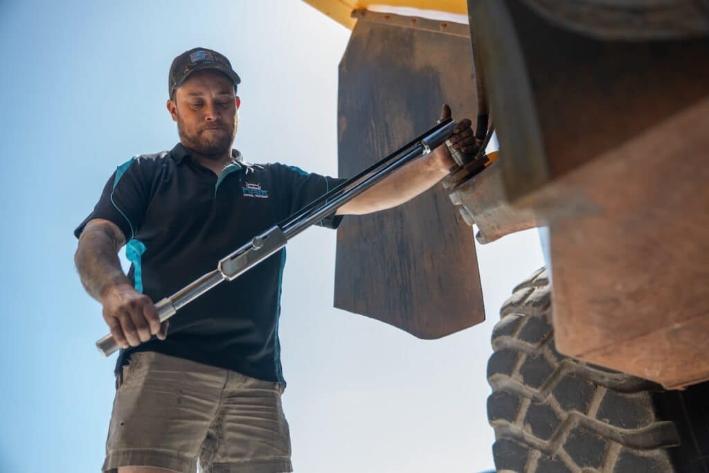 Tradie Tough Test: Warren & Brown Tools’ Deflecting Beam Torque Wrench ...